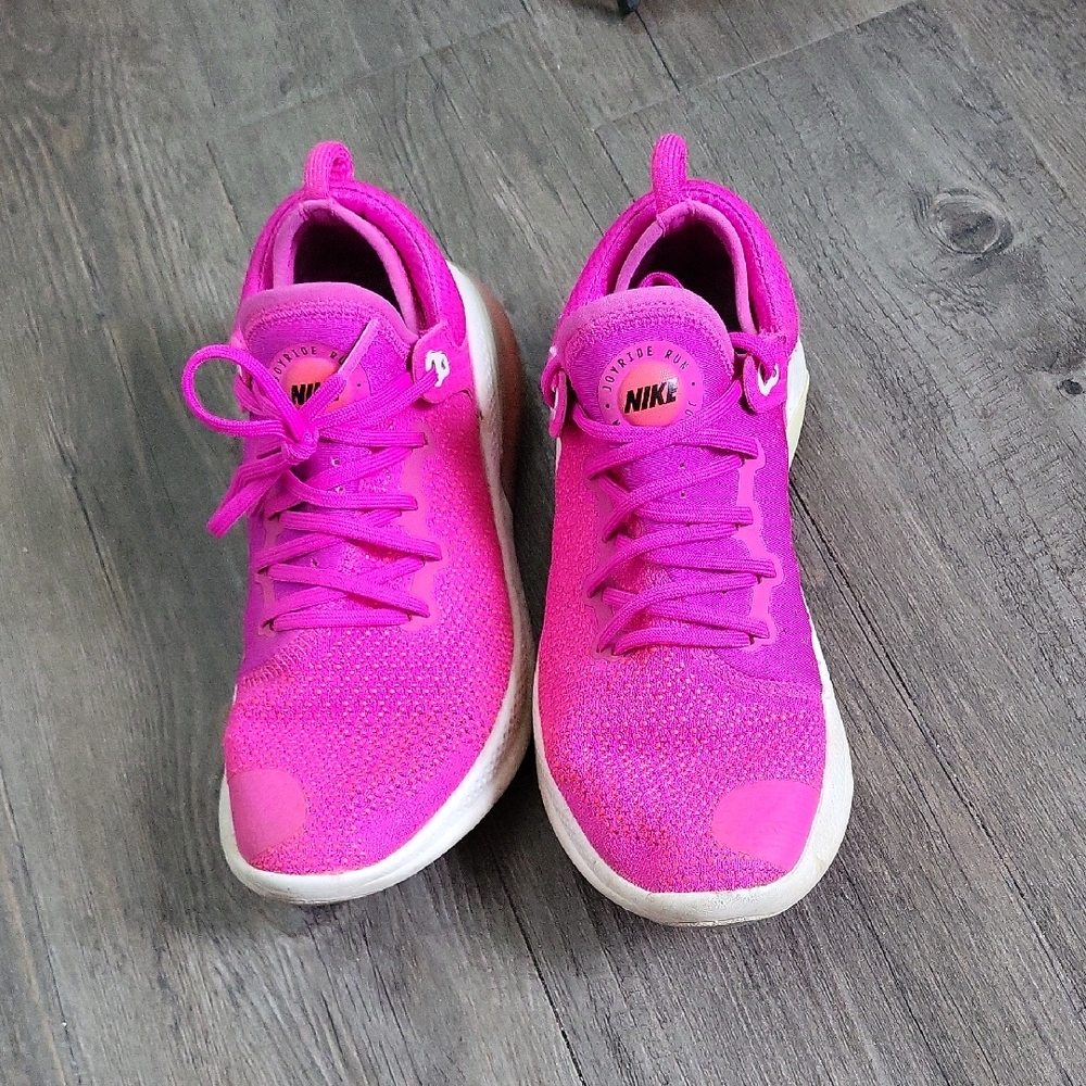 Nike Fuchsia Running Sneakers